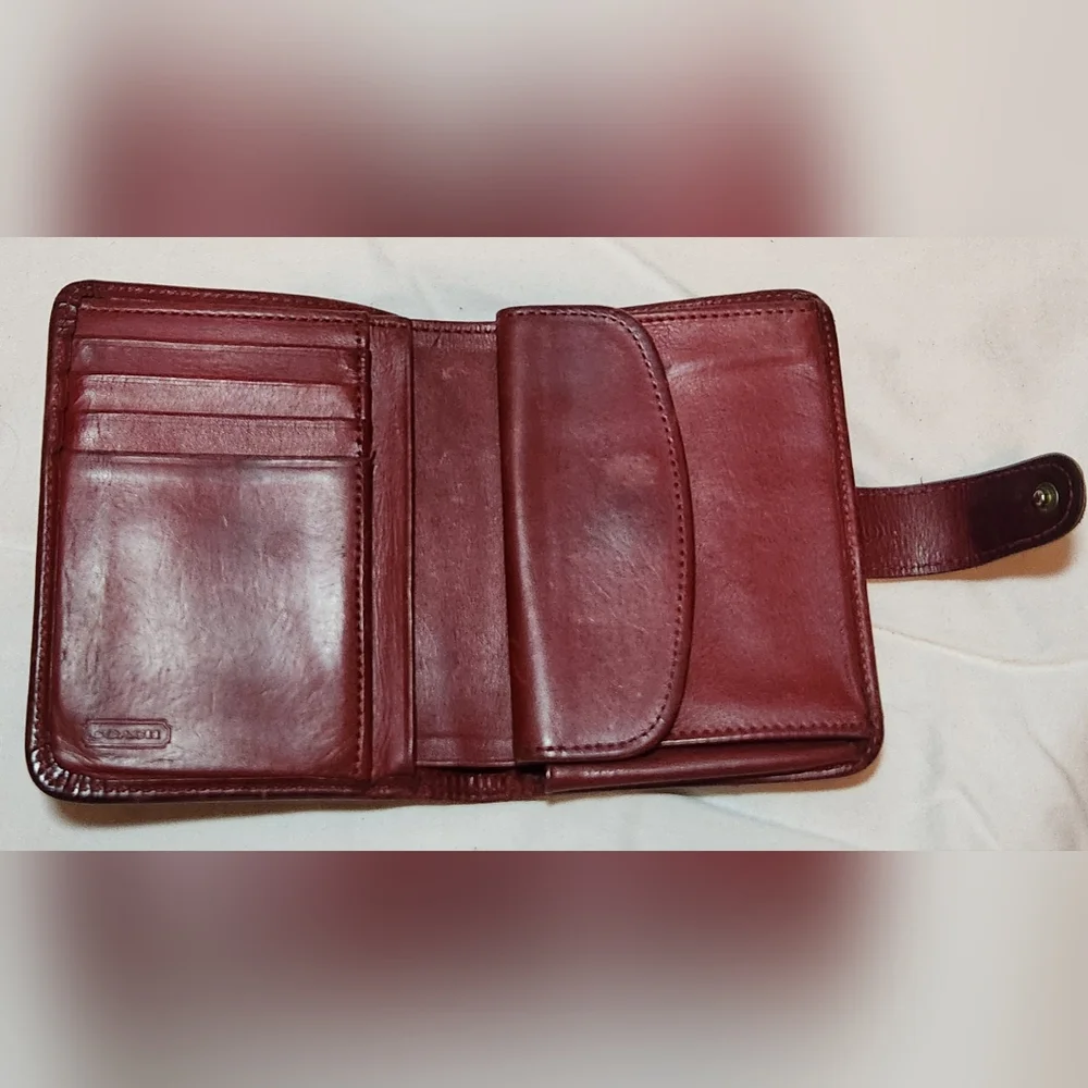 Vintage Coach Compact Clutch Wallet Red - Picture 3 of 6